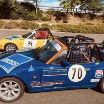 MX-5 #70 Phénix Compétition au paddock